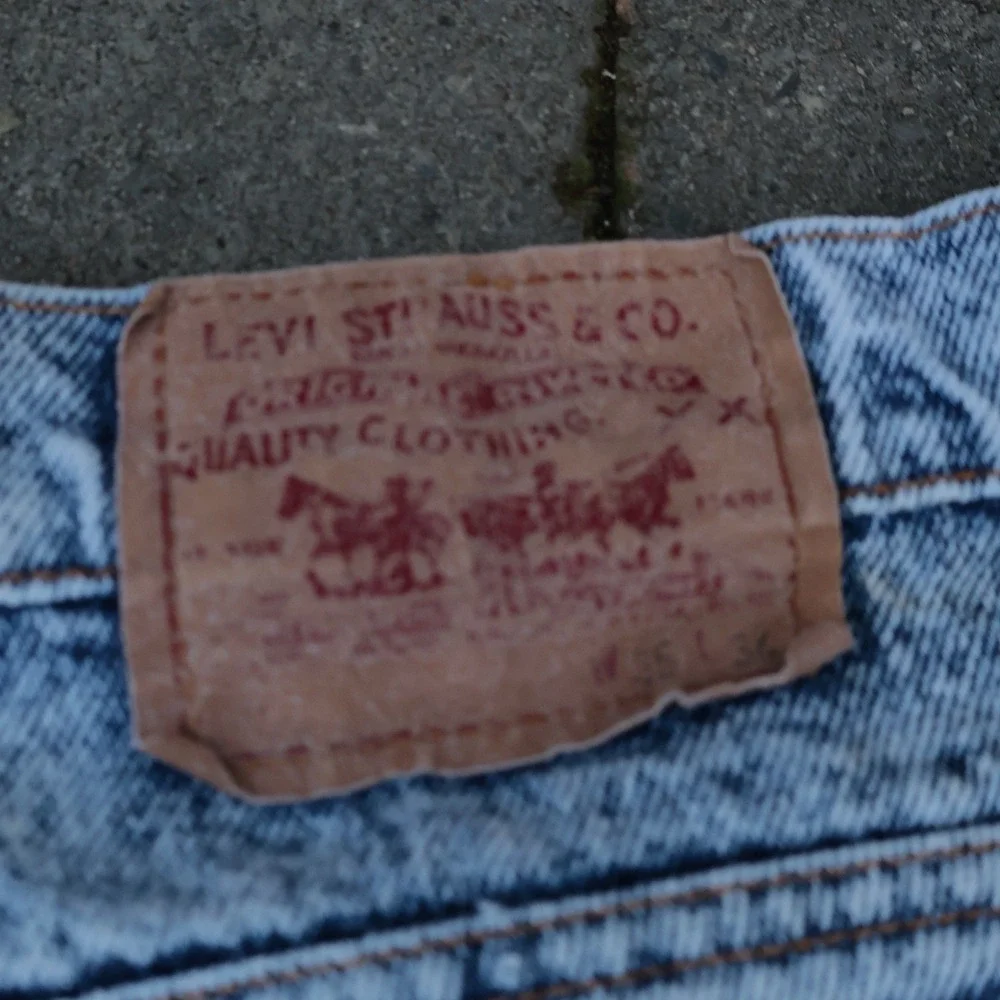 Vintage 1990 Levi's 550 Acid Wash Jeans 33x33 Light Wash Red Tab USA Made